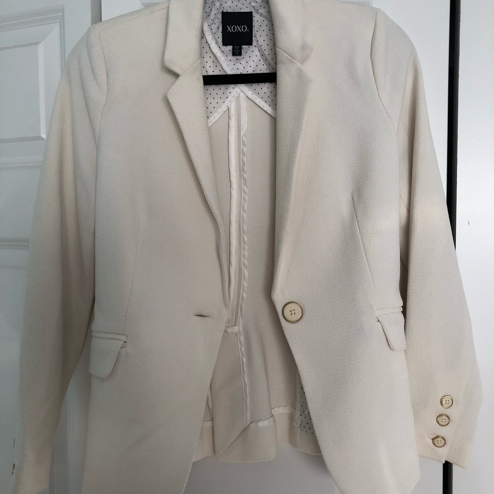 XOXO Cream Single-Button Notch Lapel Blazer